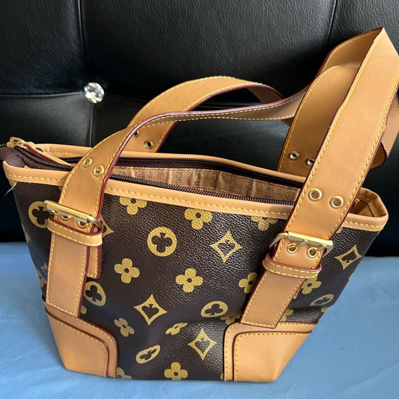 Cute handbag for sale - Picture 4 of 5